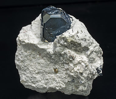 Chalcocite coating Pyrite.