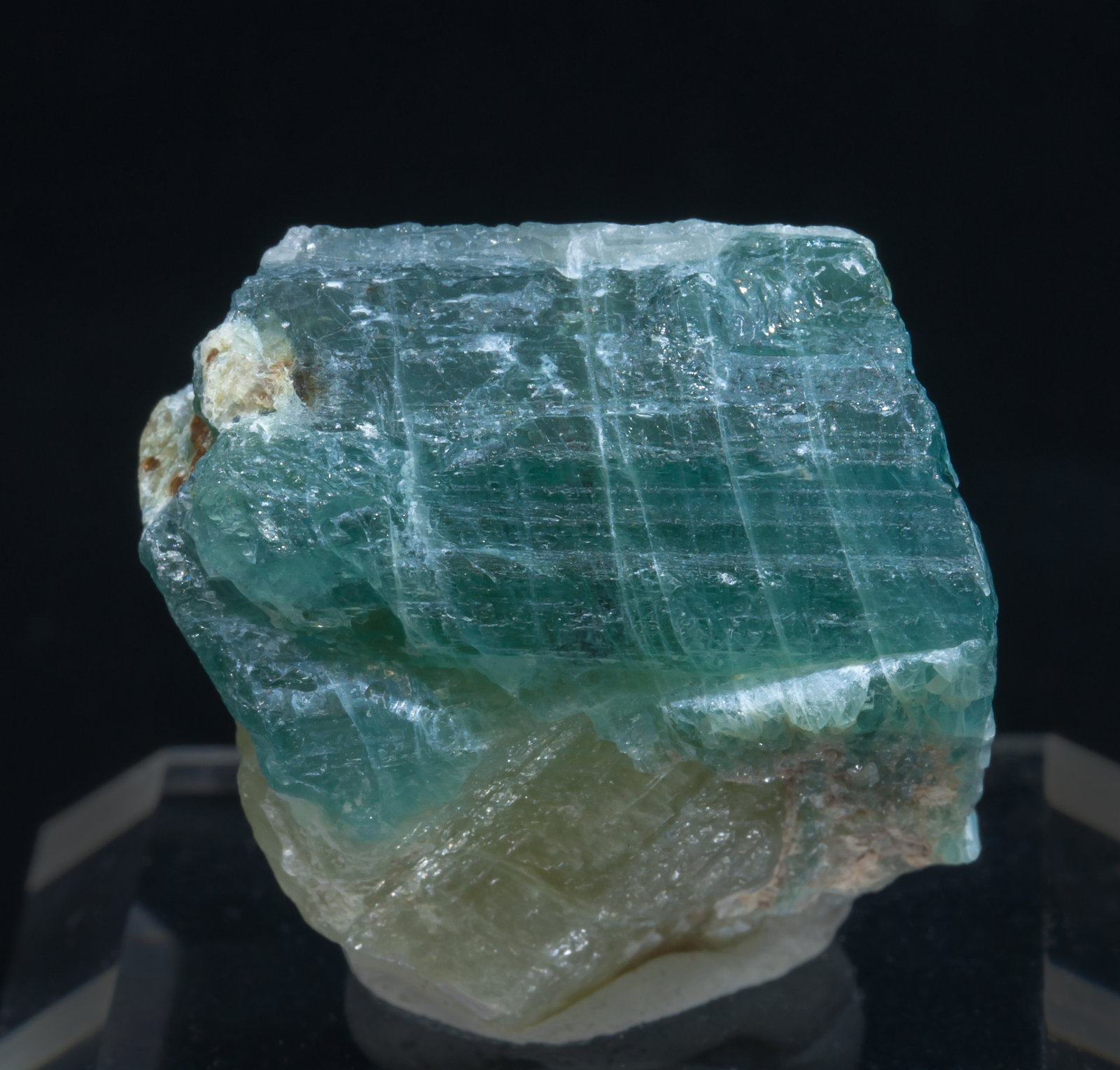 specimens/s_imagesAD0/Grandidierite-TG29AD0f.jpg