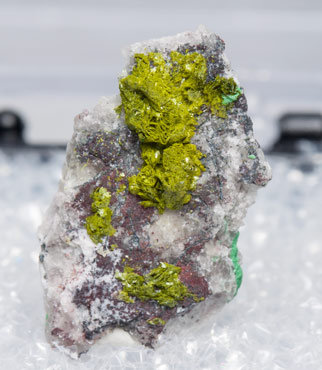 Vsigniite with Malachite.