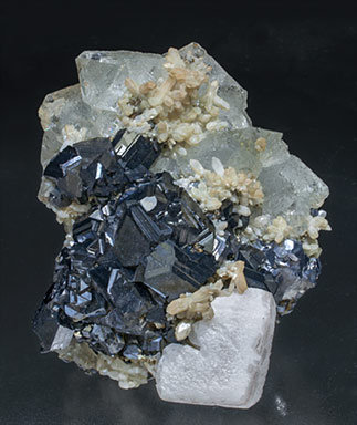 Calcite with Sphalerite, Fluorite and Quartz. Side