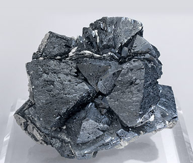 Ilvaite with octahedral Fluorite and Quartz. 
