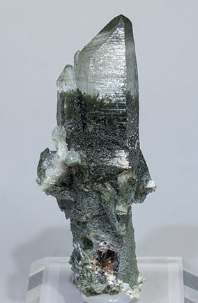 Quartz with Chlorite and Chlorite inclusions.