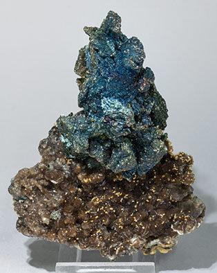 Arsenopyrite with Pyrite, Muscovite and Quartz. Front