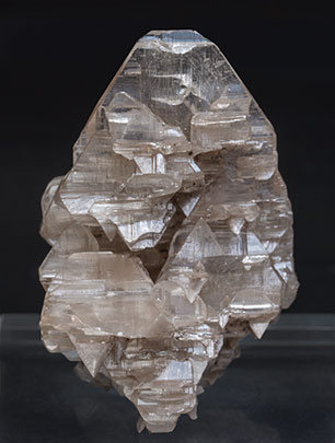 Twinned Cerussite. Front