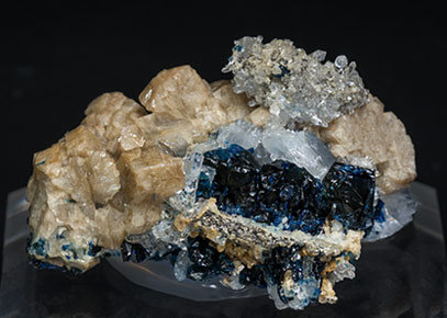 Whiteite-(CaMnMg) with Lazulite and Quartz. Rear