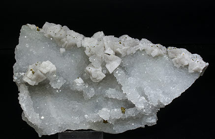 Dolomite with Chalcopyrite and Quartz. 