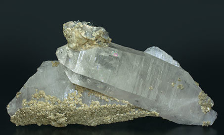 Quartz with Siderite, Pyrite, Ferberite and Fluorapatite.