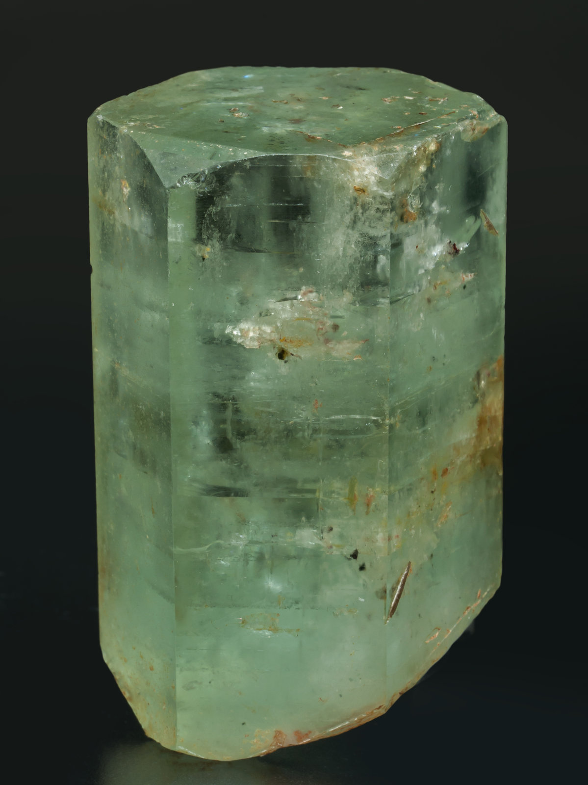 specimens/s_imagesAD9/Beryl_aquamarine-VD49AD9s.jpg