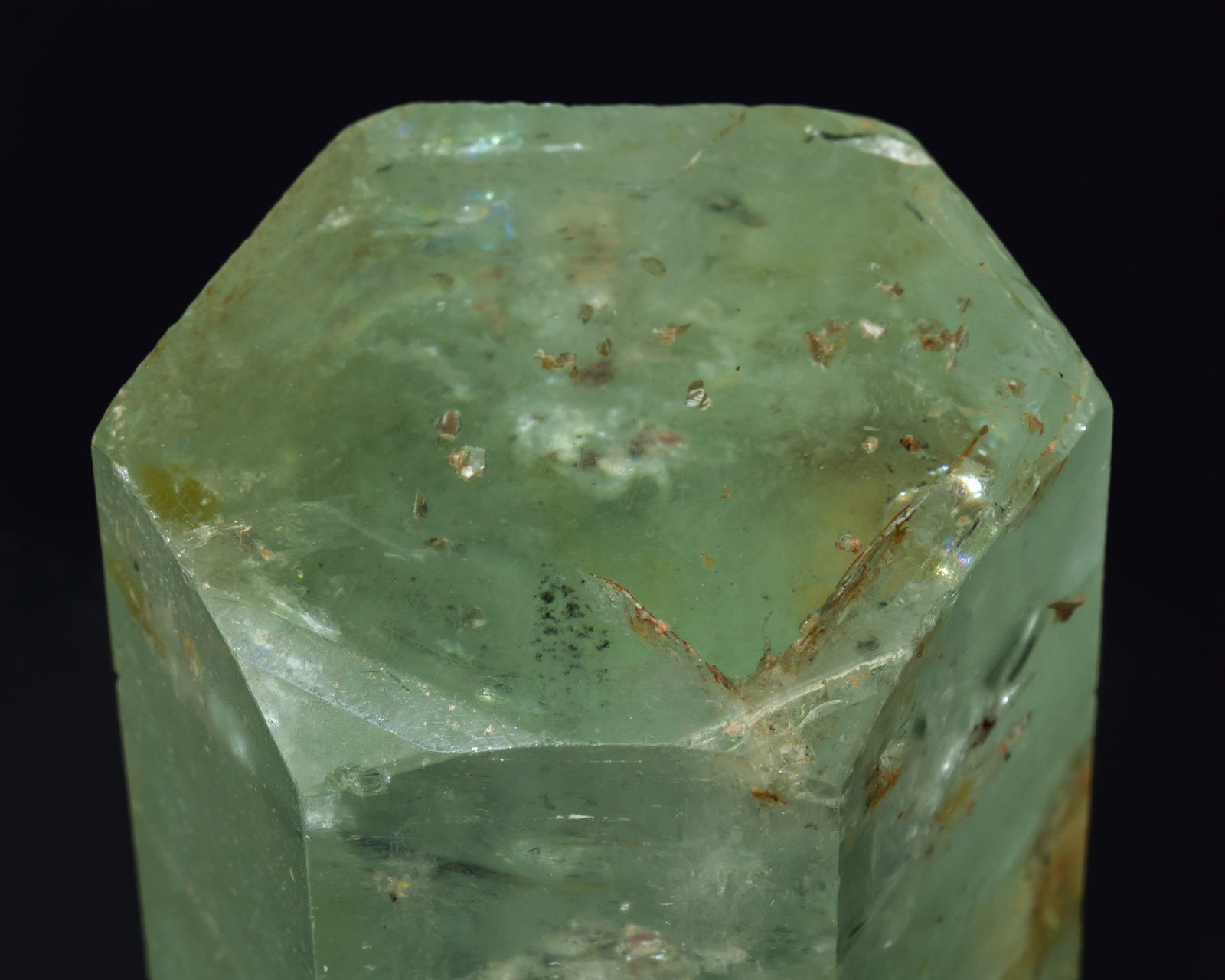 specimens/s_imagesAD9/Beryl_aquamarine-VD49AD9t.jpg