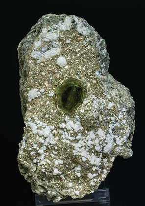 Fluorapatite with Pyrite, Calcite-Dolomite and Muscovite. Side