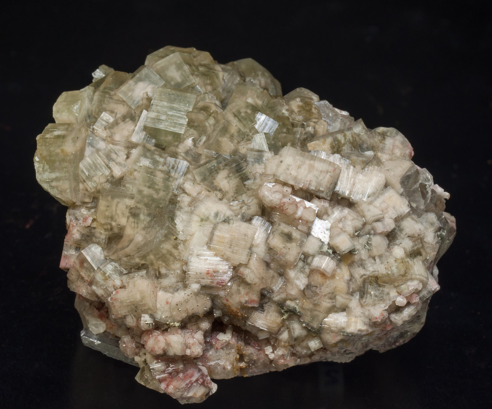 specimens/s_imagesAE0/Fluorapatite-NP46AE0f.jpg