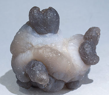 Quartz (variety chalcedony). Front