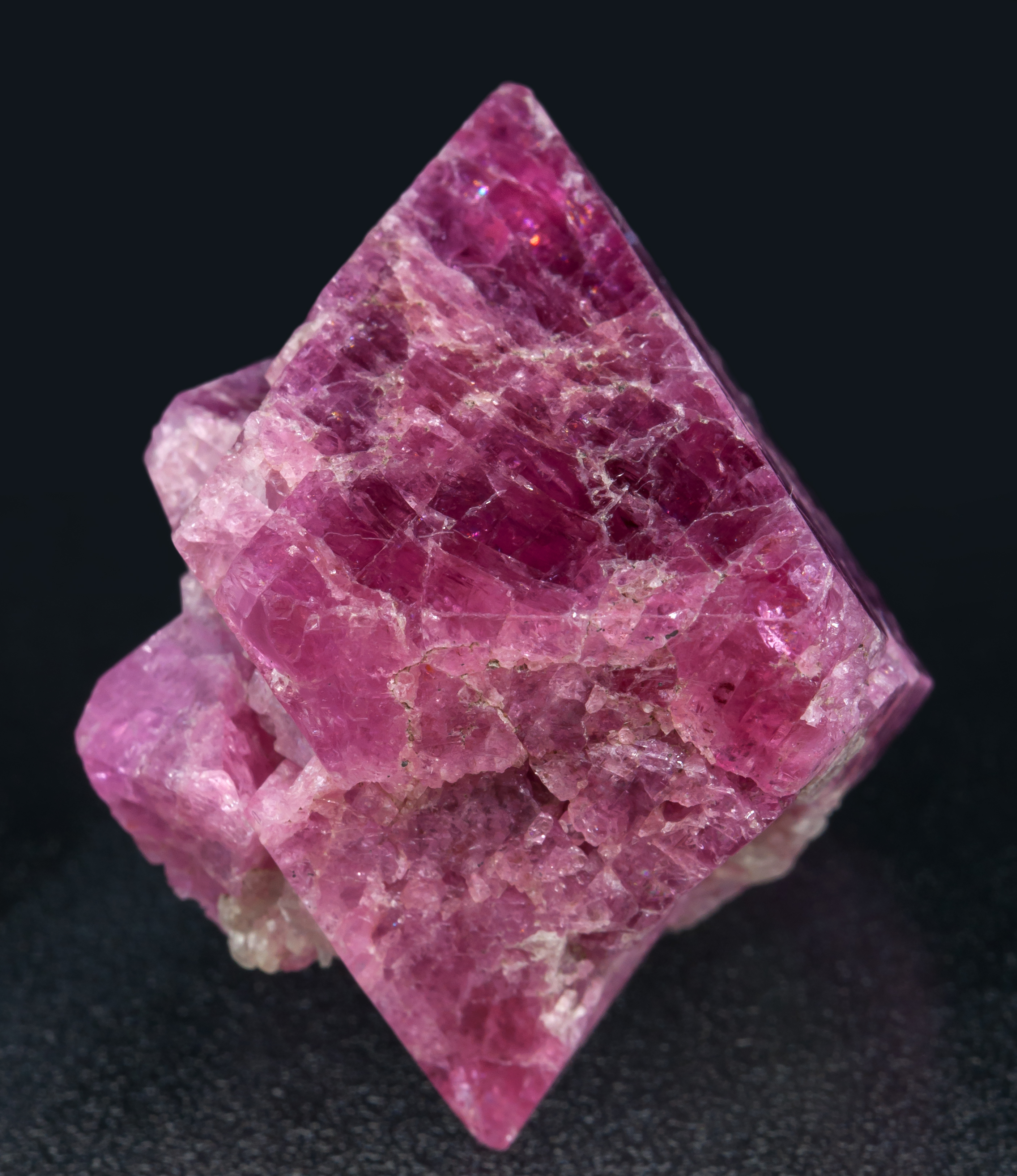 specimens/s_imagesAE0/Spinel-TQ48AE0f.jpg