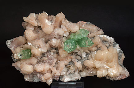 Fluorapophyllite-(K) with Stilbite-Ca.