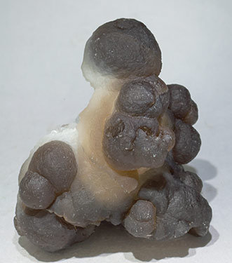 Quartz (variety chalcedony). Front