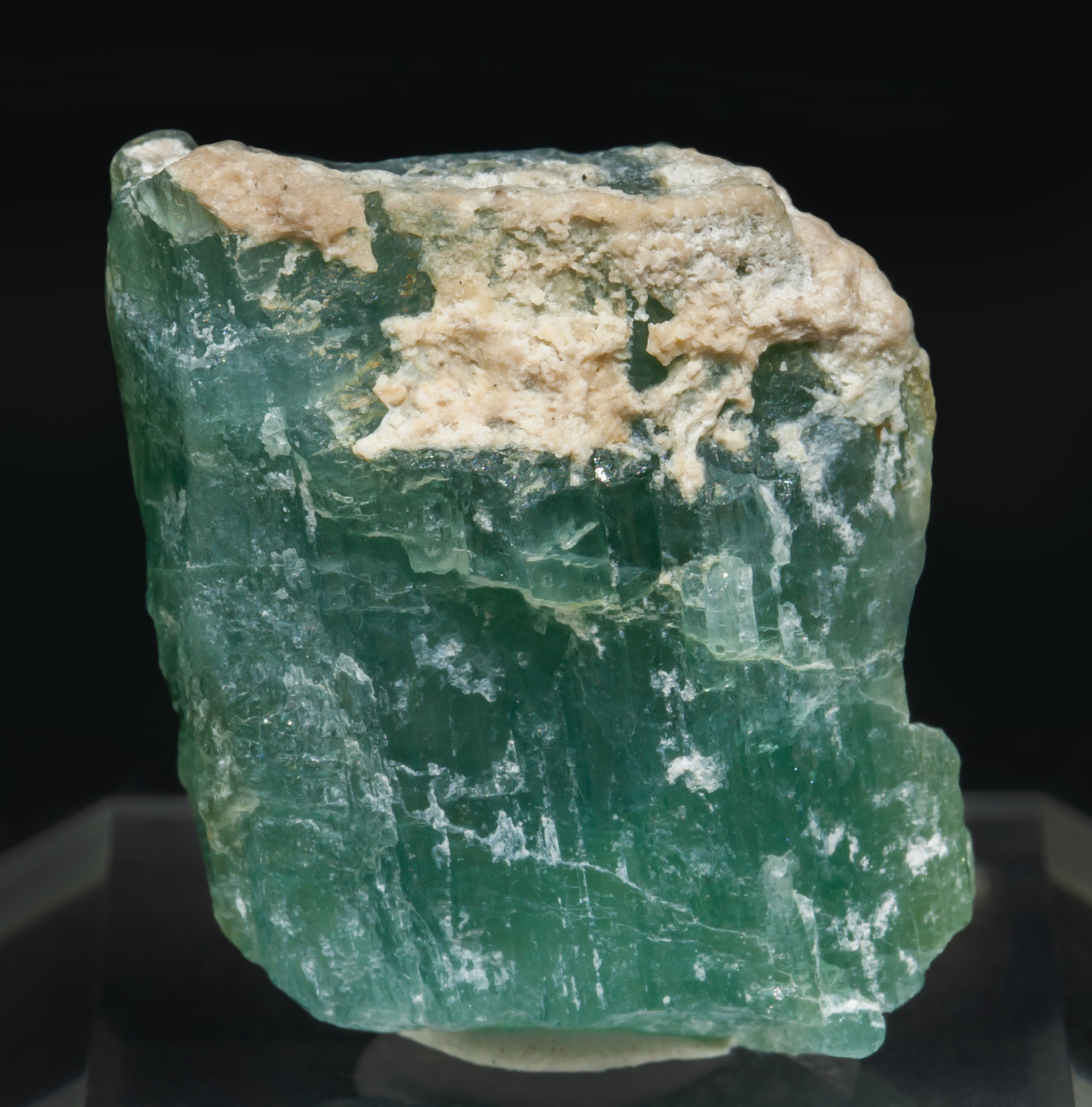 specimens/s_imagesAE2/Grandidierite-MY87AE2r.jpg