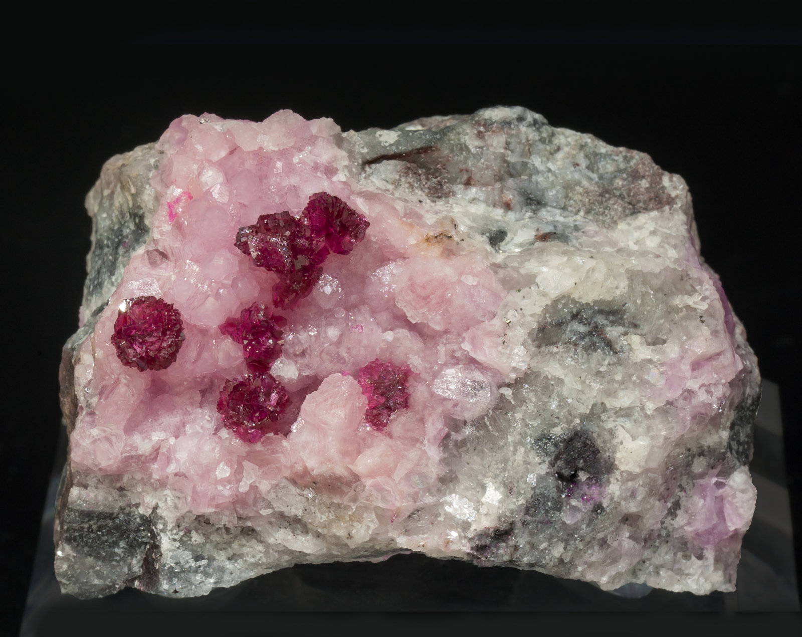 specimens/s_imagesAE2/Roselite_beta-EZ96AE2f.jpg