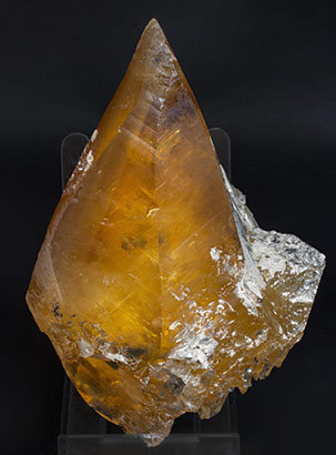 Calcite. Front