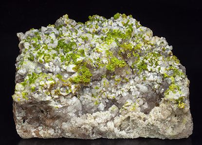 Pyromorphite with Quartz. Front