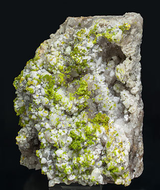 Pyromorphite with Quartz. Side