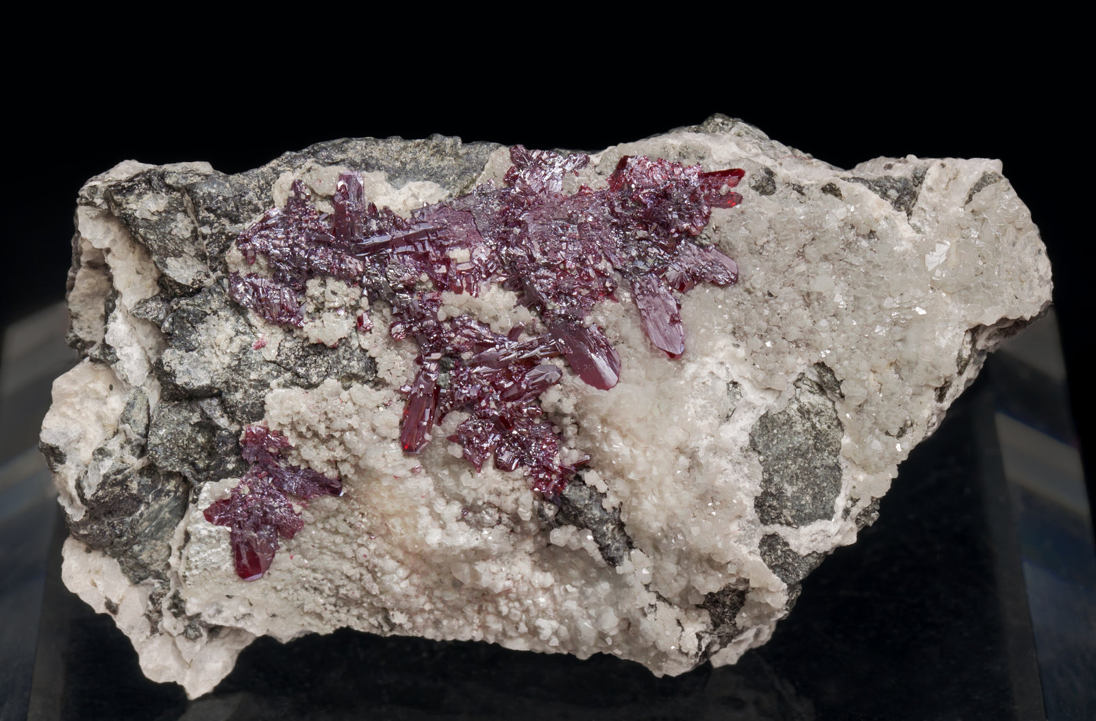 specimens/s_imagesAE6/Proustite-ML36AE6f.jpg