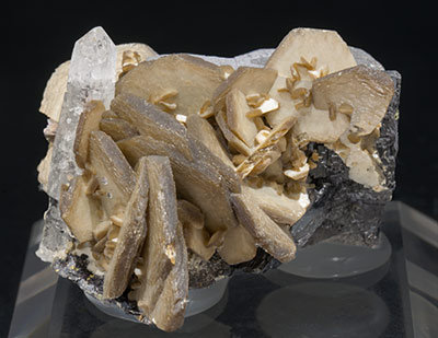 Siderite with Ferberite and Quartz. Rear