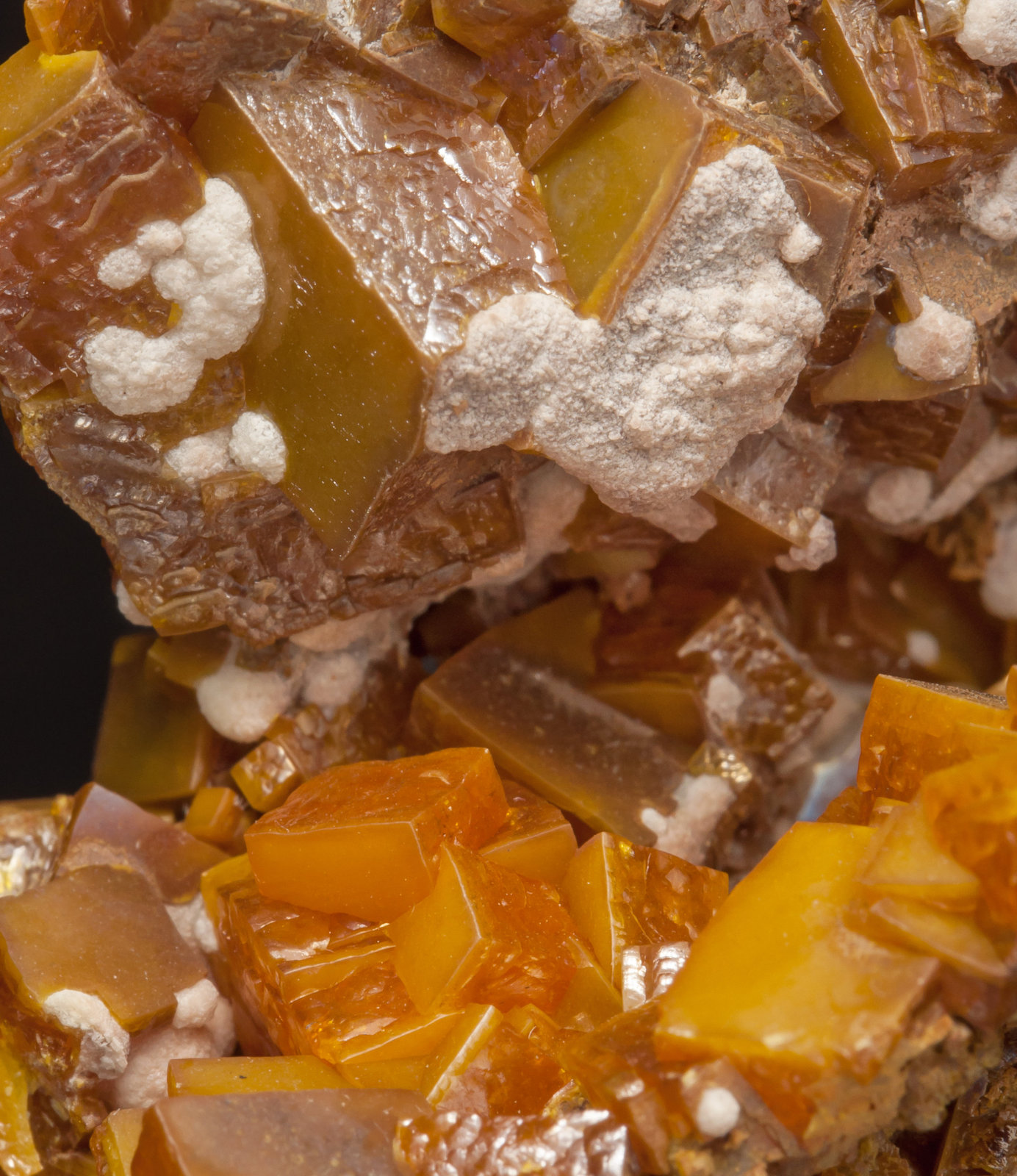 specimens/s_imagesAE7/Wulfenite-MF36AE7d.jpg