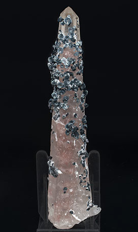 Quartz with Hematite (variety iron rose). Front