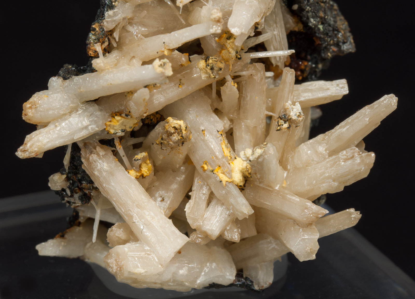 specimens/s_imagesAF0/Cerussite-MT68AF0d2.jpg