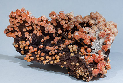 Vanadinite with Goethite. Side