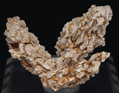 Cerussite. Front