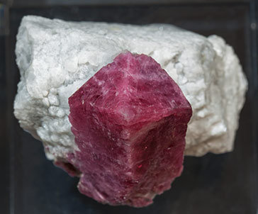Spinel with Calcite. Top