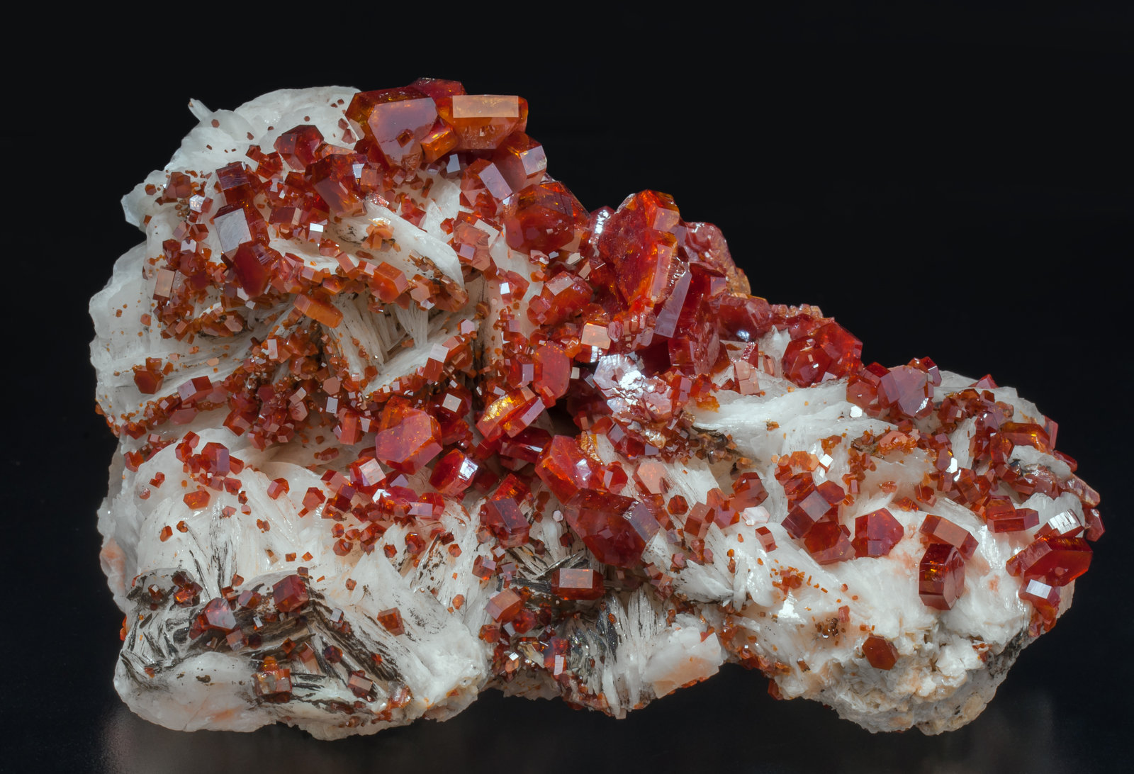 specimens/s_imagesAF3/Vanadinite-MH86AF3f.jpg