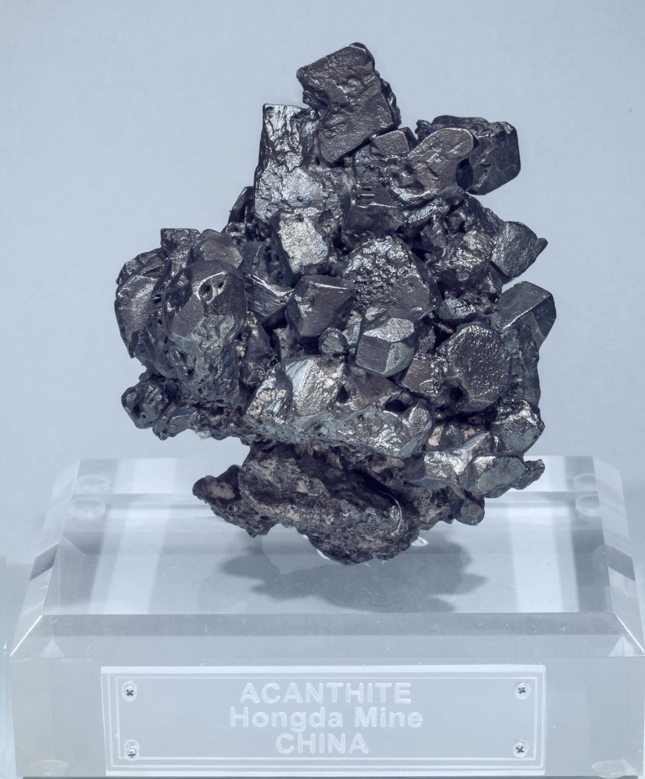 acanthite-with-silver-hongda-mine-xiaoqinggou-lingqiu-datong