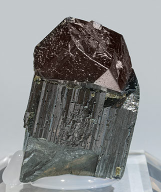 Cassiterite on Ferberite. Side