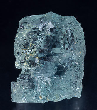 Beryl (variety aquamarine). Front