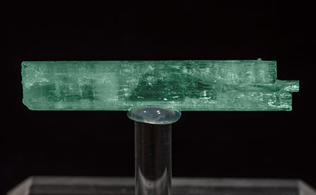 Doubly terminated Beryl (variety emerald).