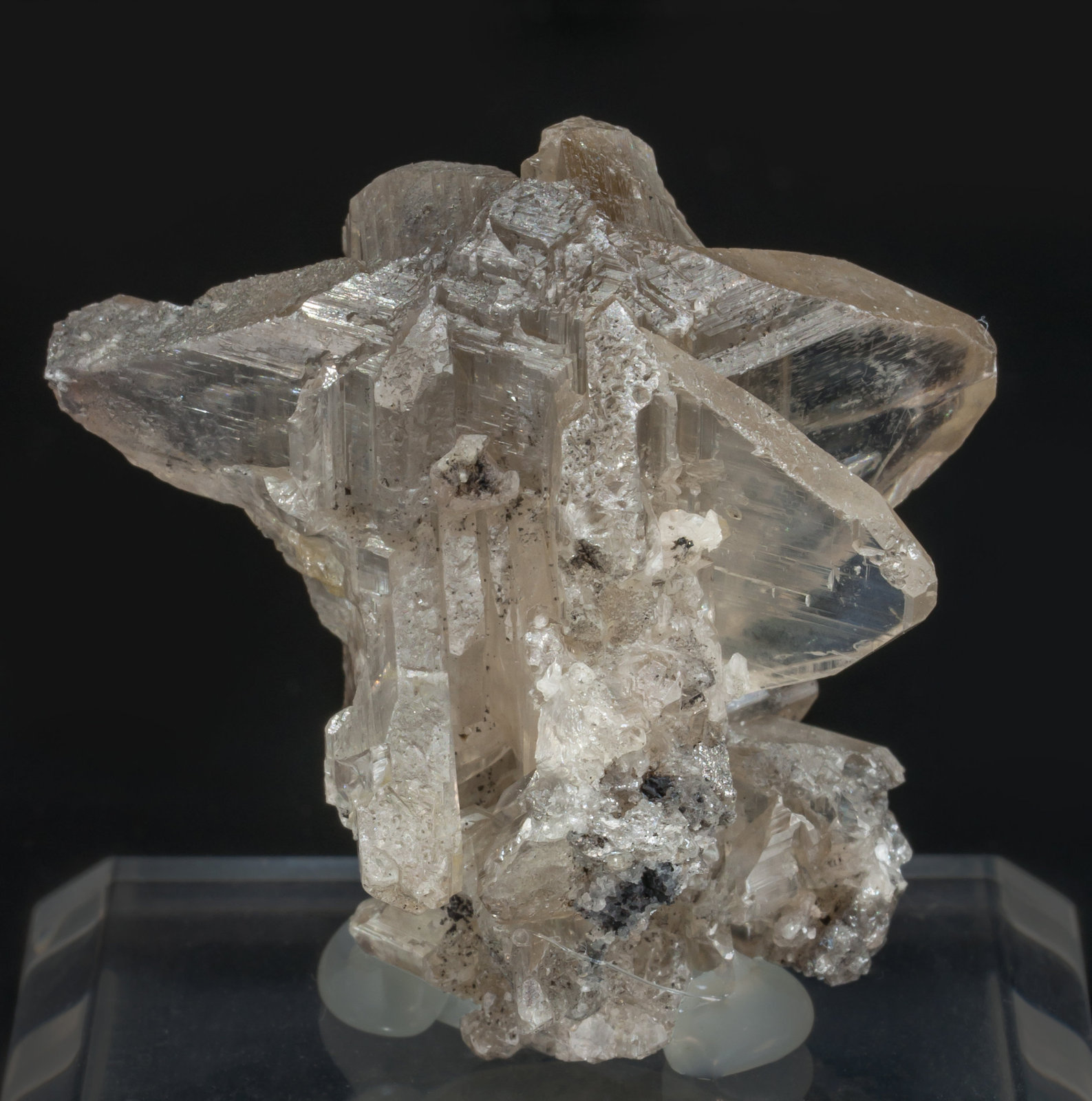 specimens/s_imagesAF6/Cerussite-DC90AF6r.jpg