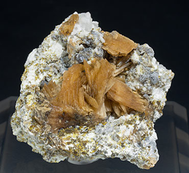 Roweite with Andradite. Side
