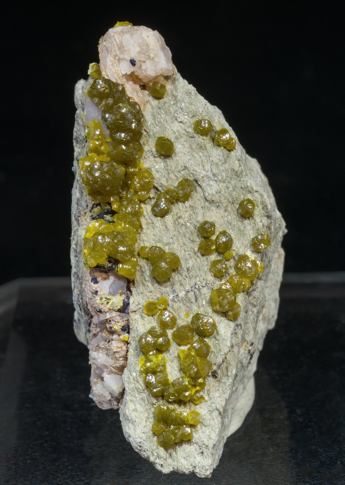 specimens/s_imagesAG0/Mimetite-NB12AG0f.jpg