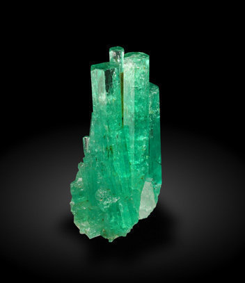 Beryl (variety emerald) with Quartz. Side