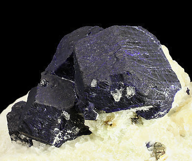 Lazurite with Calcite and Escapolite (Group). 