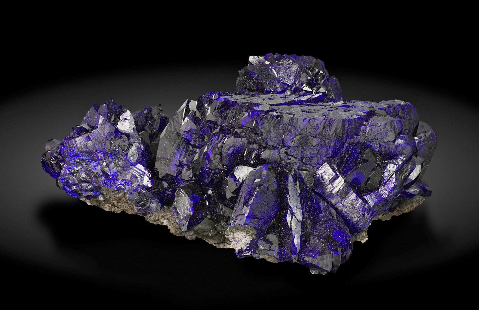 specimens/s_imagesAG2/Azurite-TA68AG2_03408_t.jpg