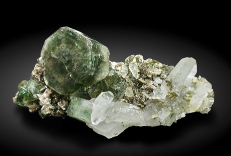 Fluorapatite with Quartz and Muscovite. Side