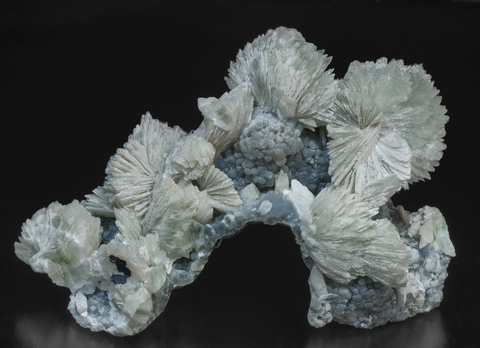 specimens/s_imagesAG4/Tarbuttite-MD74AG4f.jpg