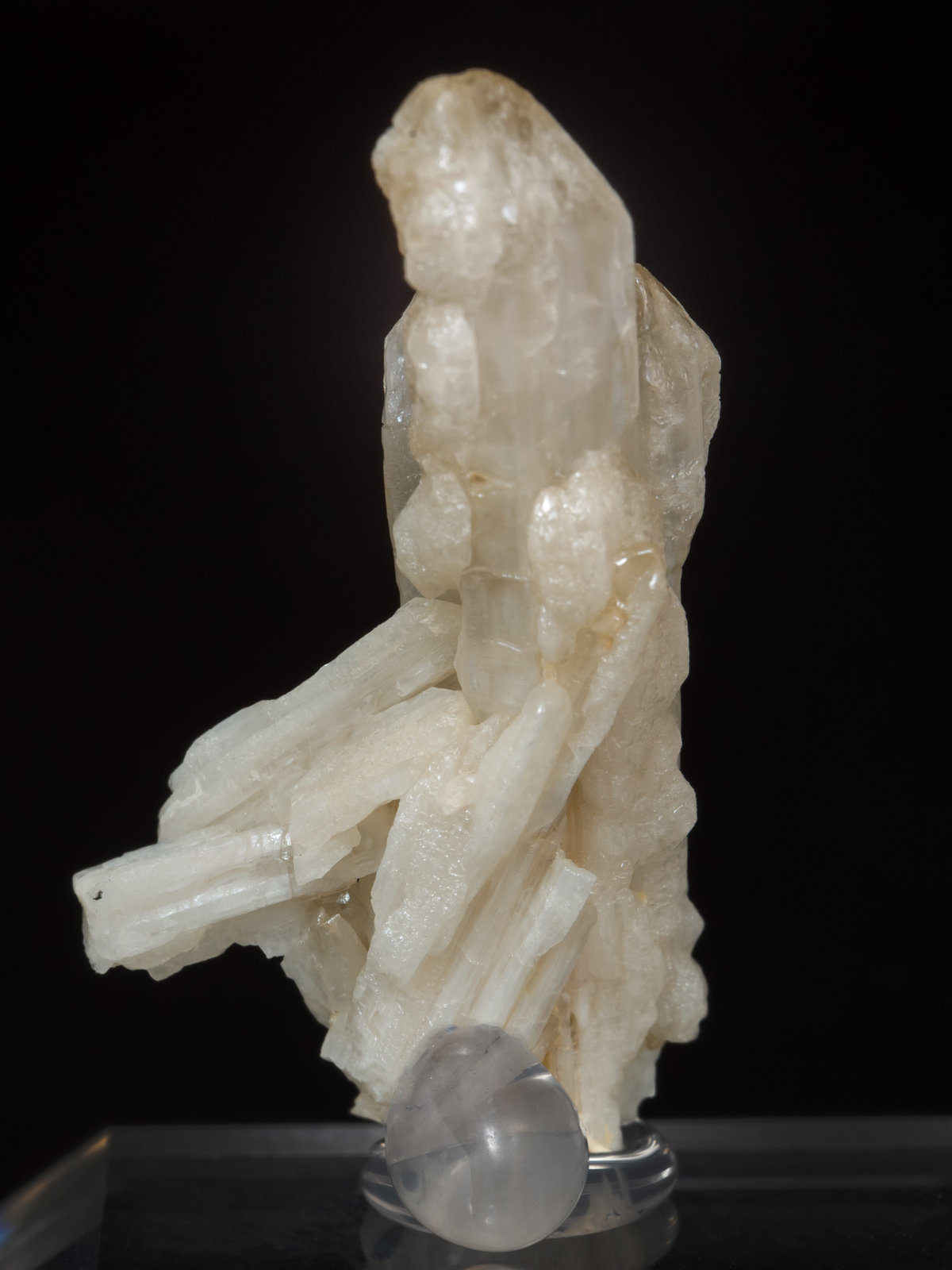 specimens/s_imagesAG5/Cerussite-TQ27AG5r.jpg