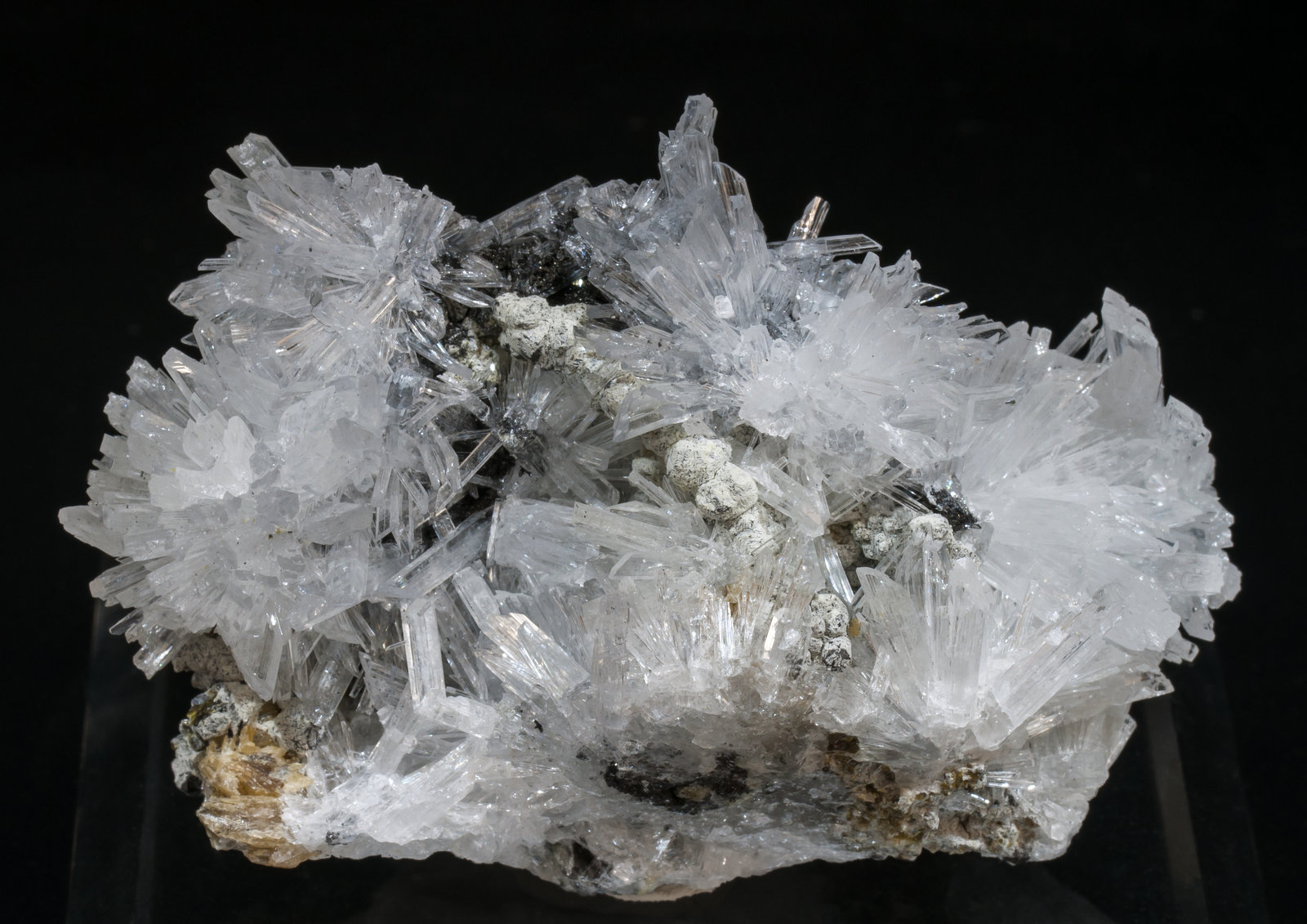 specimens/s_imagesAG5/Olshanskyite-ET51AG5f.jpg