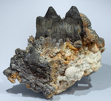 Berthierite with Calcite and Siderite. 
