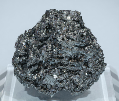 Miargyrita con Pyrargyrita. Vista frontal