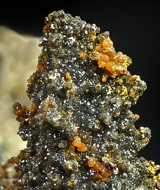 Willemite after Descloizite with Mimetite. 